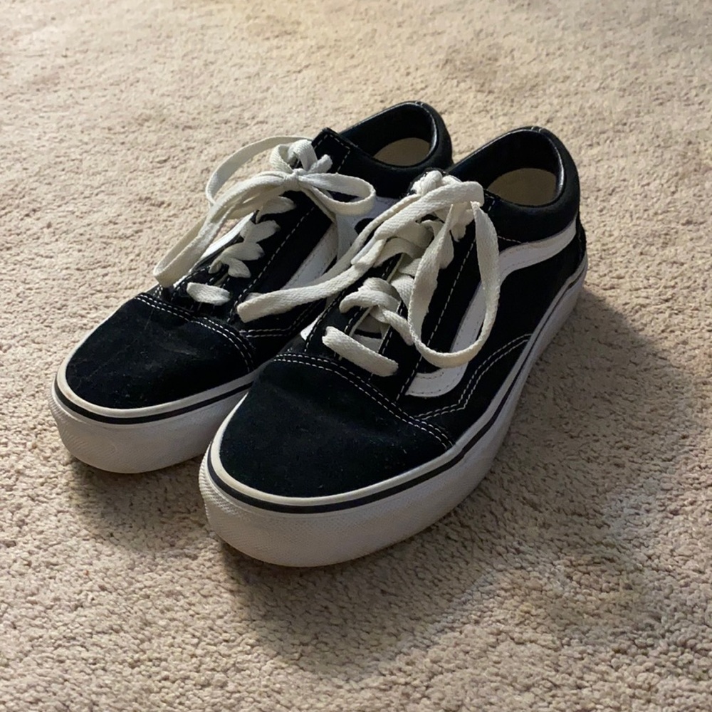 BLACK CLASSIC VANS